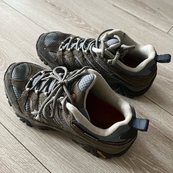 Merrell Women's Moab 2 Vent Suede and Mesh Hiking Shoes - Picture 9 of 12